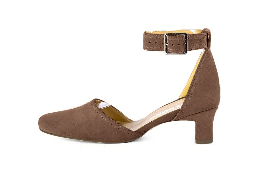Chocolate brown open side elegant shoes, with a strap around the ankle. Round toe. Low kitten heels. - Florence KOOIJMAN